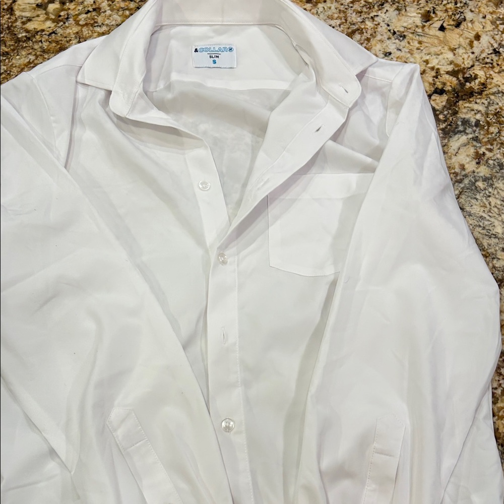 Aqua Blu Men's Classic White Dress Shirt